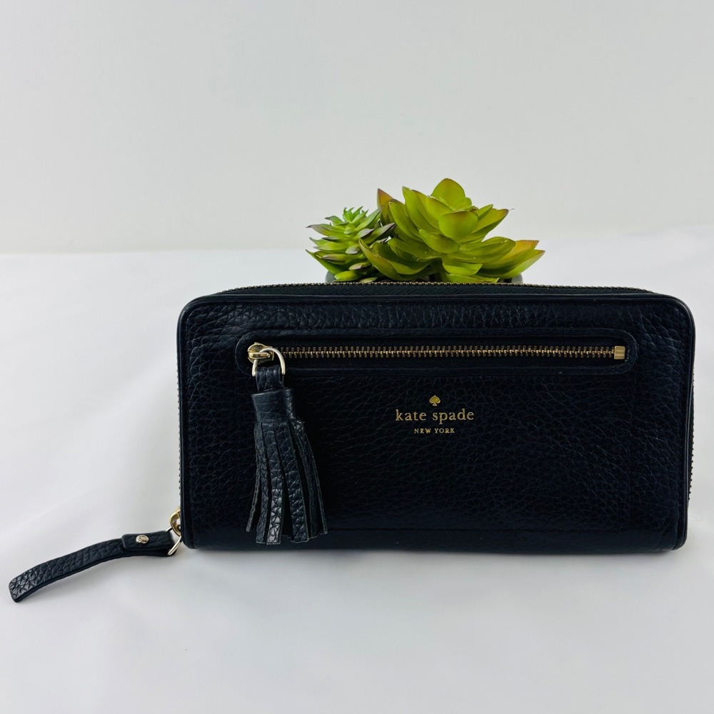 Kate Spade New York Chester Street Neda Black Pebbled Leather Tassel Zip Wallet